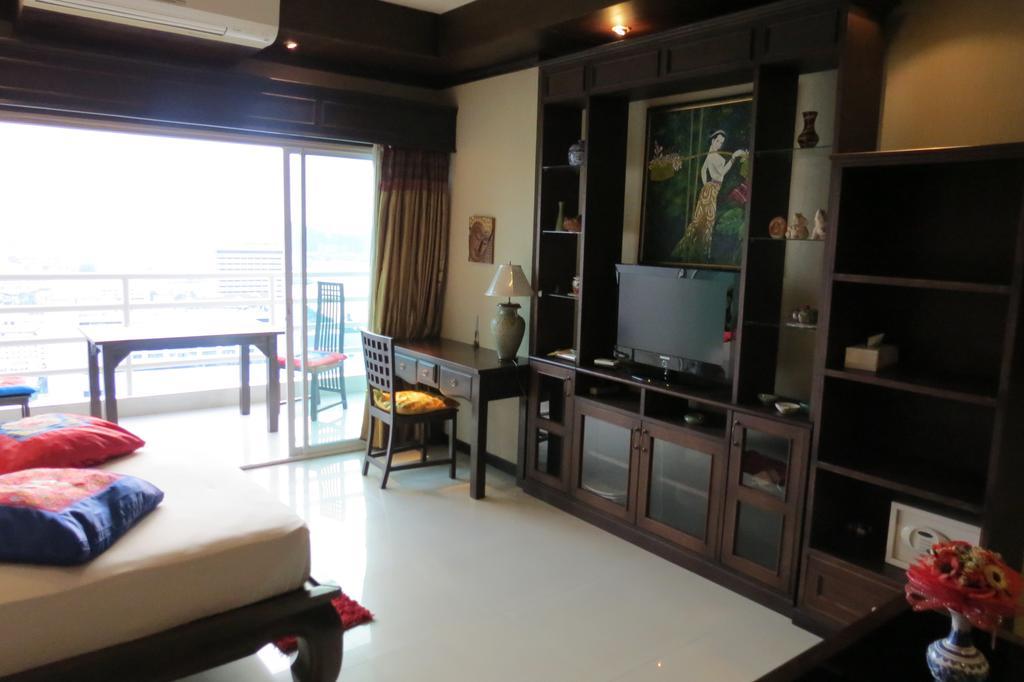 View Talay 6 Suite Apartments Pattaya Bagian luar foto