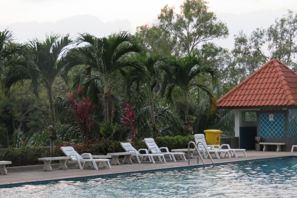 View Talay 6 Suite Apartments Pattaya Bagian luar foto