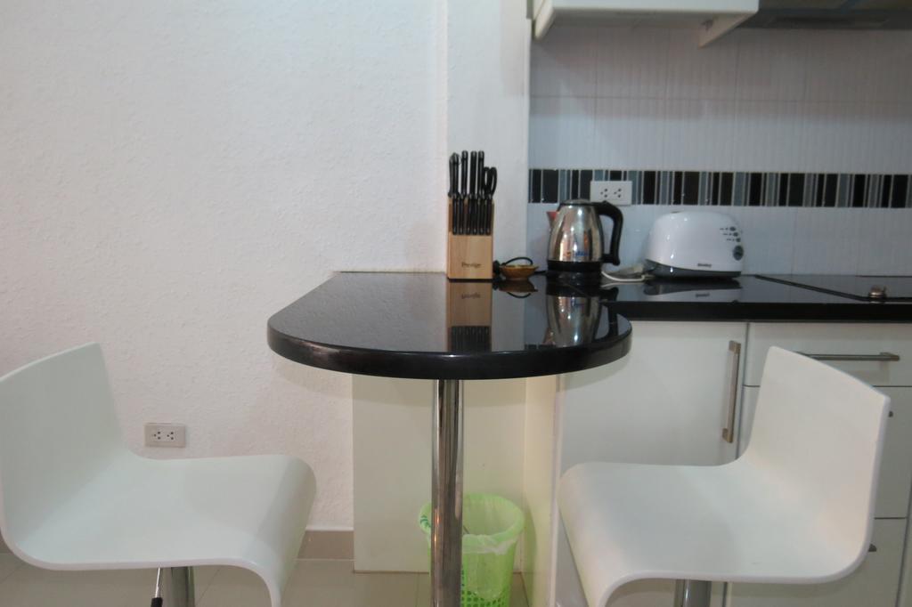 View Talay 6 Suite Apartments Pattaya Bagian luar foto