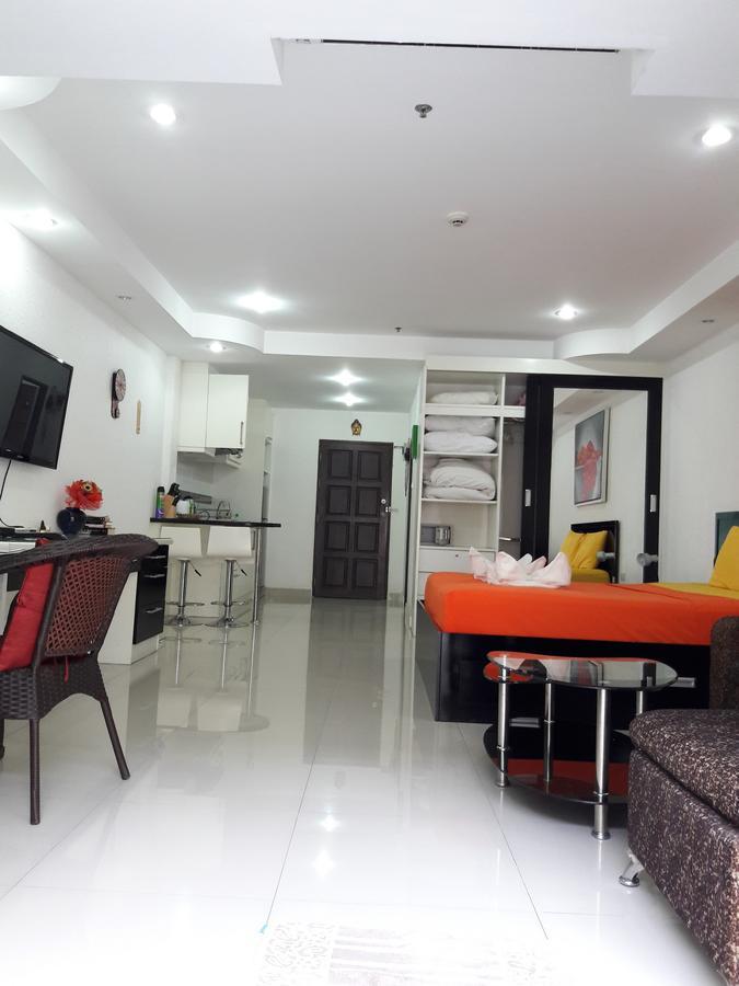View Talay 6 Suite Apartments Pattaya Bagian luar foto